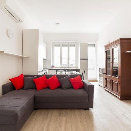 Sant'Ambrogio Bright Apartment With Terrace Milan Exterior photo