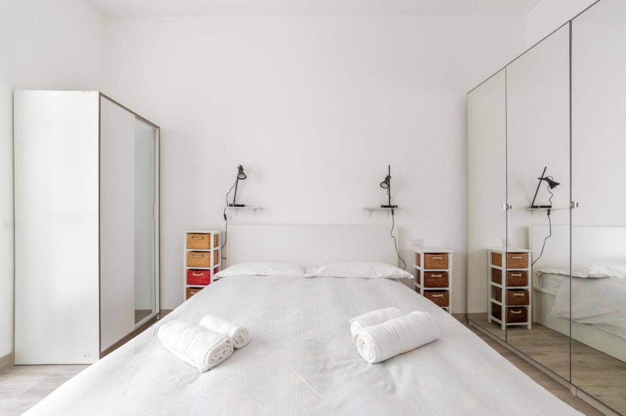 Sant'Ambrogio Bright Apartment With Terrace Milan Exterior photo
